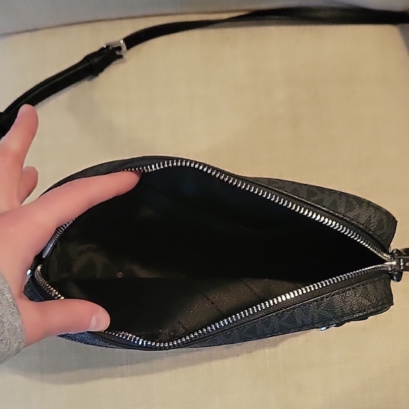 Michael Kors Black Crossbody Bag - Picture 4 of 4